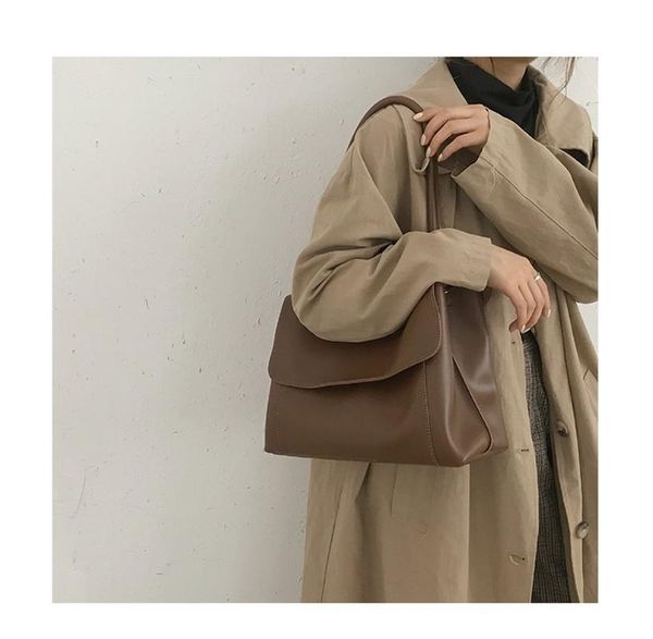 female bag large-capacity bag female 2021 new trendy briefcase niche design fashion messenger shoulder
female bag large-capacity bag female 2021 new trendy briefcase niche design fashion messenger shoulder