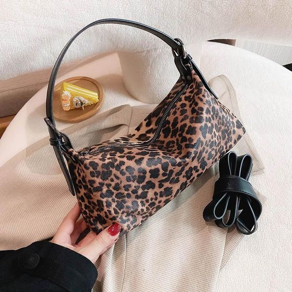 small shoulder bag leather retro purse and handbag women clutch bag crossbody bags for women 2020 armpit shoulder bolsa feminina
small shoulder bag leather retro purse and handbag women clutch bag crossbody bags for women 2020 armpit shoulder bolsa feminina