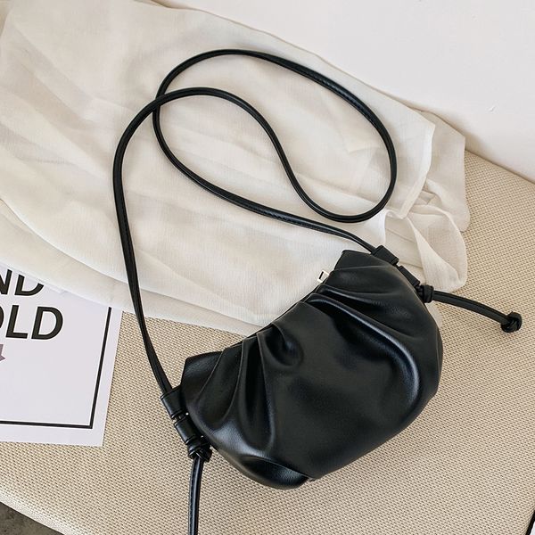 2020 summer new female mobile phone ladies messenger luxury designer shoulder wild cloud small dumpling bag, Red;black
2020 summer new female mobile phone ladies messenger luxury designer shoulder wild cloud small dumpling bag, Red;black