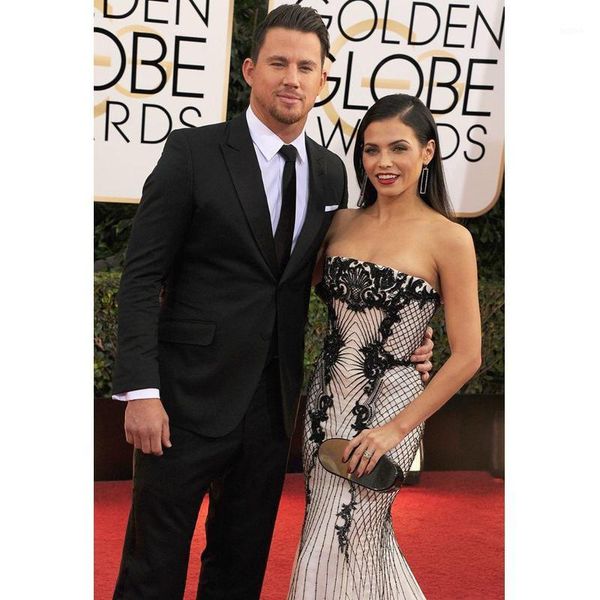 new arrival clebrity mens suits for wedding black tuxedos peaked lapel two piece men suits slim fit groomsmen suit(jacket+pants)1, White;black
new arrival clebrity mens suits for wedding black tuxedos peaked lapel two piece men suits slim fit groomsmen suit(jacket+pants)1, White;black