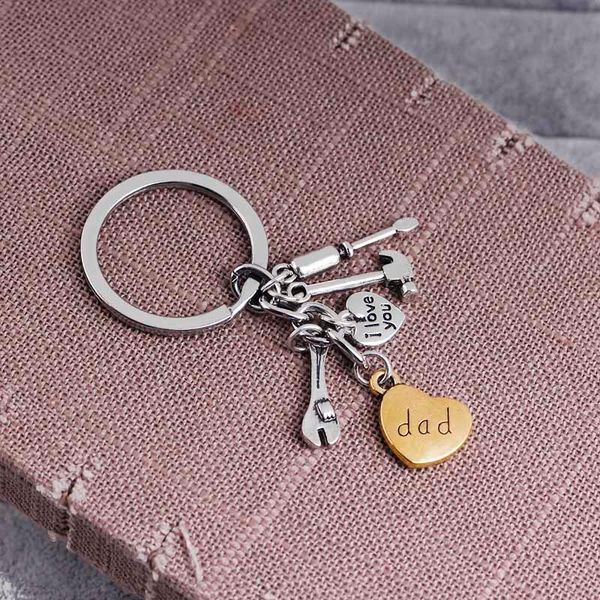 family i love you dad keyring screwdriver/hammer/spanner charm member engraved heart shaped keychain father' day gift, Slivery;golden
family i love you dad keyring screwdriver/hammer/spanner charm member engraved heart shaped keychain father' day gift, Slivery;golden
