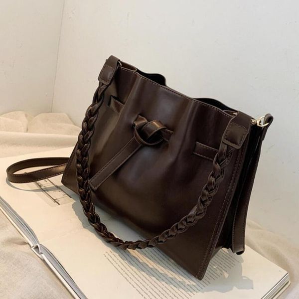 weave shoulder strap armpit bag 2021 new pu leather women's designer handbag high capacity shoulder messenger bag
weave shoulder strap armpit bag 2021 new pu leather women's designer handbag high capacity shoulder messenger bag