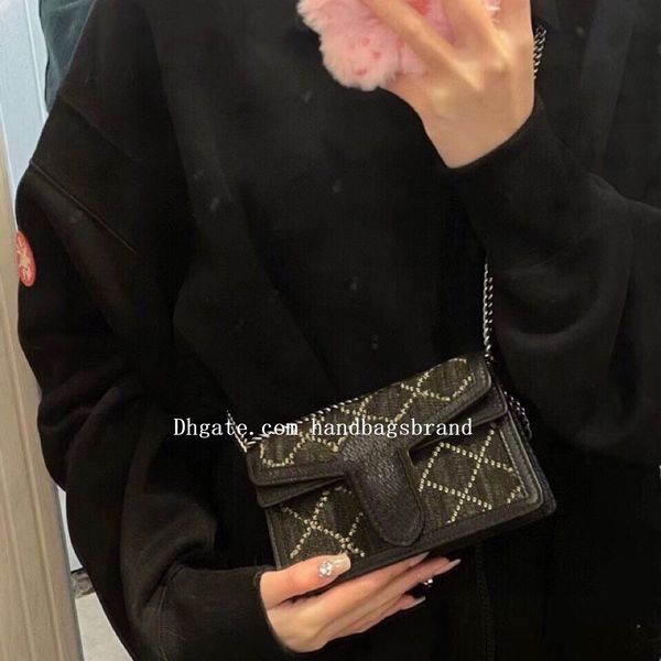 luxurys designers shoulder bag 2022 chain messenger bag fashion vintage shoulder purse classic crossbody bag shopping
luxurys designers shoulder bag 2022 chain messenger bag fashion vintage shoulder purse classic crossbody bag shopping