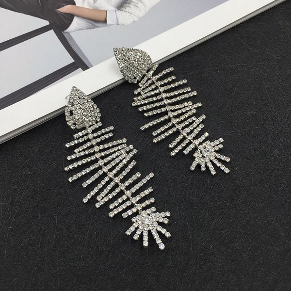 2021 new designer jewelry creative design qi wei same fishbone earrings fish shape design elegant temperament, Golden
2021 new designer jewelry creative design qi wei same fishbone earrings fish shape design elegant temperament, Golden
