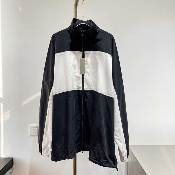 b paris home autumn winter new black white color blocking zipper stitching dark embroidery storm windbreaker men's and women's, Black;brown
b paris home autumn winter new black white color blocking zipper stitching dark embroidery storm windbreaker men's and women's, Black;brown