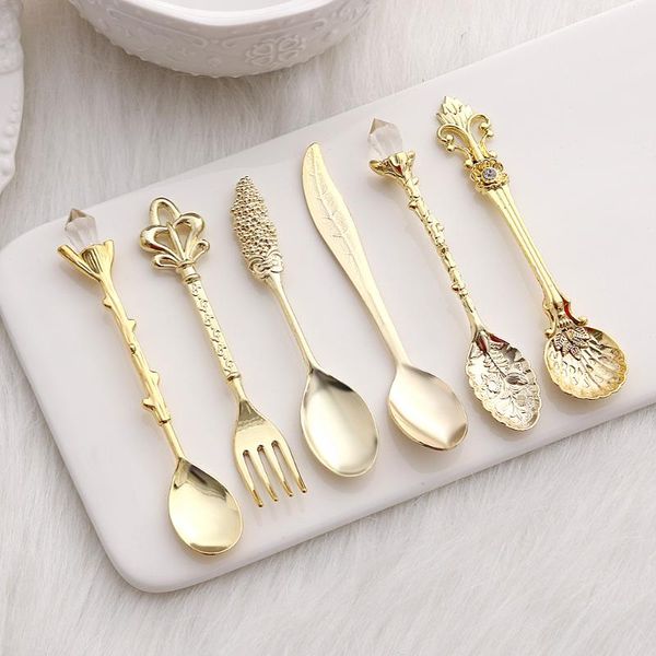 4/6pcs mini royal style spoons forks vintage metal carved coffee fruit dessert cutlery fork ice cream spoon kitchen flatware
4/6pcs mini royal style spoons forks vintage metal carved coffee fruit dessert cutlery fork ice cream spoon kitchen flatware