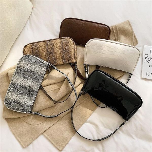 crocodile pattern vintage leather shoulder bags for women 2019 small cell phone handbags and purses female simple totes handbag
crocodile pattern vintage leather shoulder bags for women 2019 small cell phone handbags and purses female simple totes handbag