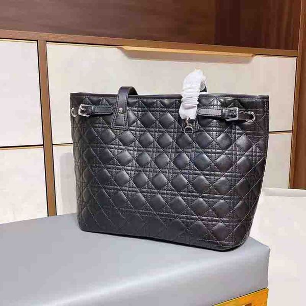 women shoulder bag plain tote bags fashion lady crossbody bag european and american style womens black color handbag
women shoulder bag plain tote bags fashion lady crossbody bag european and american style womens black color handbag