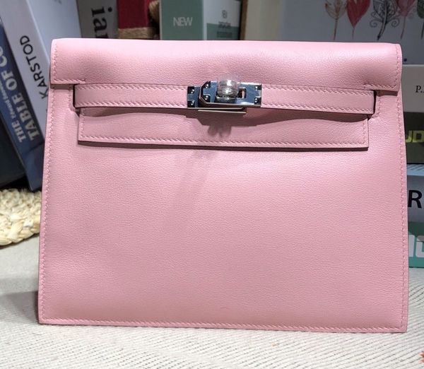 pink dance bag swift leather handmade quality wax line stitching gold and silver hardware for chosen wholesale price fast delivery
pink dance bag swift leather handmade quality wax line stitching gold and silver hardware for chosen wholesale price fast delivery