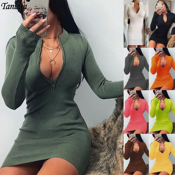 2020 new fashion women long sleeve v-neck soild color zipper dress slim package hip dress autumn bodycon plus size1, Black;gray
2020 new fashion women long sleeve v-neck soild color zipper dress slim package hip dress autumn bodycon plus size1, Black;gray