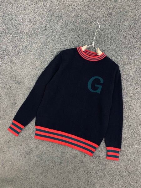 a new european popular logo cardigan made in joint name, with color line matching and jacquard, White;black
a new european popular logo cardigan made in joint name, with color line matching and jacquard, White;black
