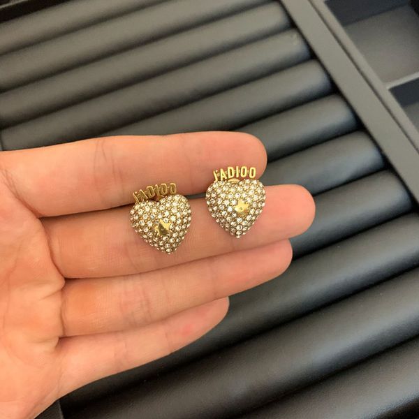 stud fashion design d letter heart shape earrings suitable for women's white pearl bee crystal luxury jewelry, Golden;silver
stud fashion design d letter heart shape earrings suitable for women's white pearl bee crystal luxury jewelry, Golden;silver
