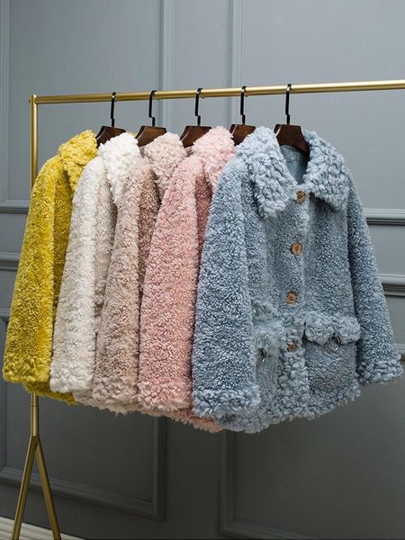 2020 autumn clothes winter women korean real fur coat wool jacket vintage sheep shealrling short abrigo mujer zt4333, Black
2020 autumn clothes winter women korean real fur coat wool jacket vintage sheep shealrling short abrigo mujer zt4333, Black