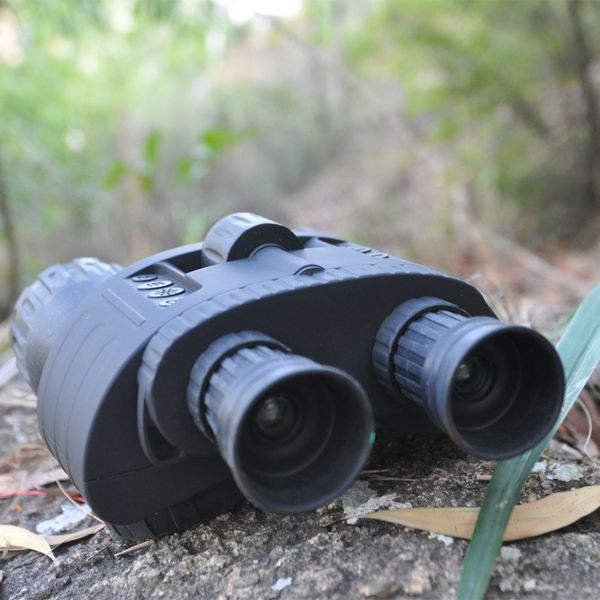 4x50 digital night vision binocular with 850nm infrared illuminator 300m range takes 5mp p & 720p video with 1.5inch tft lcd, Silver
4x50 digital night vision binocular with 850nm infrared illuminator 300m range takes 5mp p & 720p video with 1.5inch tft lcd, Silver