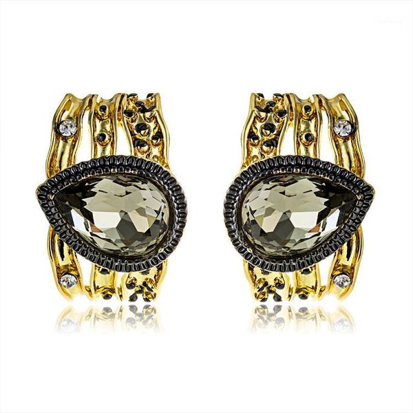 viennois new gold color clip stud earrings for women zricon female fashion jewelry earrings20201, Golden;silver
viennois new gold color clip stud earrings for women zricon female fashion jewelry earrings20201, Golden;silver