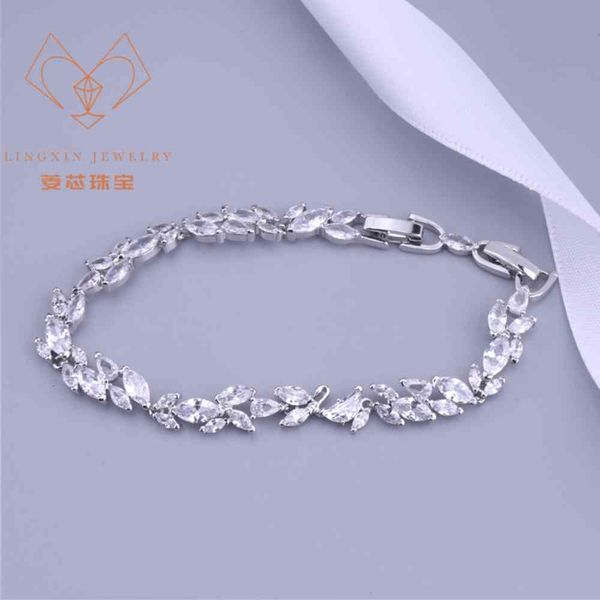 bracelet quality austrian crystal leaf crystal bracelet bracelet female jingdong port post, Golden;silver
bracelet quality austrian crystal leaf crystal bracelet bracelet female jingdong port post, Golden;silver