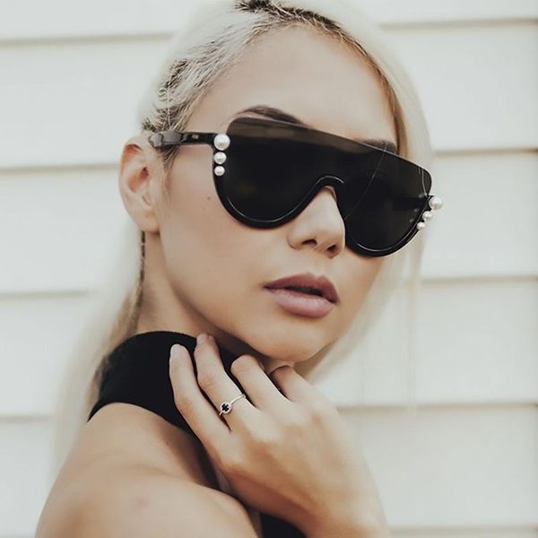 sunglasses round pearl designer half frame wom en men high fashion blue pink mirrored glasses oversized black shield, White;black
sunglasses round pearl designer half frame wom en men high fashion blue pink mirrored glasses oversized black shield, White;black