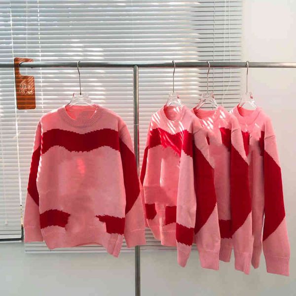 2022 factory wholesale new model autumn and winter 21 gu + pink white contrast splicing round neck pullover large color matching women', White;black
2022 factory wholesale new model autumn and winter 21 gu + pink white contrast splicing round neck pullover large color matching women', White;black