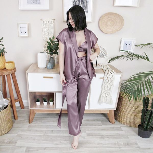 hechan brown women robes 2 piece set short sleeve satin bathrobe female pajamas pants casual loose sleepwear elegant lounge set h1210, Black;red
hechan brown women robes 2 piece set short sleeve satin bathrobe female pajamas pants casual loose sleepwear elegant lounge set h1210, Black;red