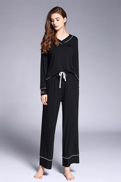 autumn and winter pajamas women v-neck long-sleeved trousers two-piece modal fashion large size can be worn outside home clothes, Black;brown
autumn and winter pajamas women v-neck long-sleeved trousers two-piece modal fashion large size can be worn outside home clothes, Black;brown