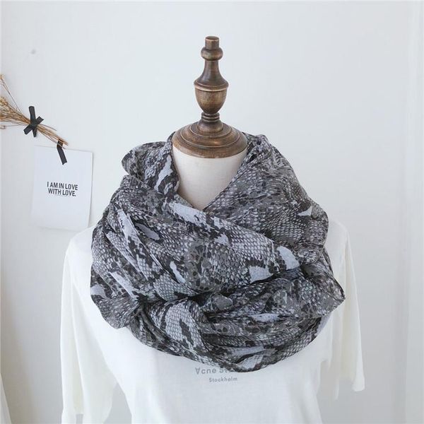2021 snake skin design print women scarf long wrap lady thin bufanda femme, Blue;gray
2021 snake skin design print women scarf long wrap lady thin bufanda femme, Blue;gray