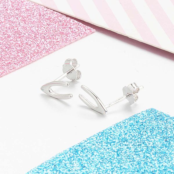 Luxurys Designers Fashion Ye041 fashion simple pure silver 925 knuckle EARRINGS CUTE student simple non inlaid silver jewelry
Luxurys Designers Fashion Ye041 fashion simple pure silver 925 knuckle EARRINGS CUTE student simple non inlaid silver jewelry