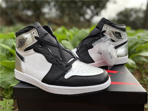 2020 new authentic 1 high og wmns silver toe genuine black leather metallic white men women outdoor shoes sports sneakers with box
2020 new authentic 1 high og wmns silver toe genuine black leather metallic white men women outdoor shoes sports sneakers with box