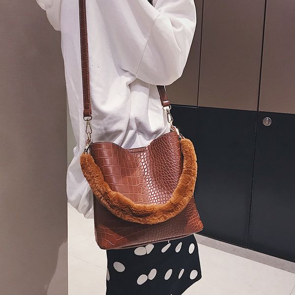 superior2020 special support summer slanting satchel package woman baby handbag crocodile grain single
superior2020 special support summer slanting satchel package woman baby handbag crocodile grain single