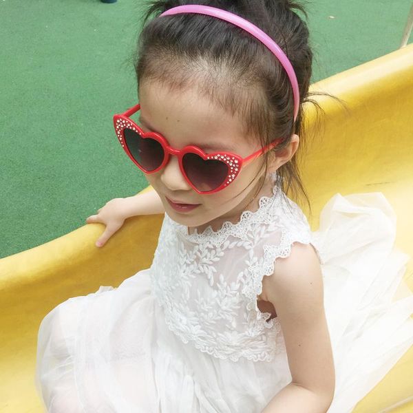 new 2020 mother&kids same style heart shaped sunglasses with diamonds frame summer beach sun glasses coating lens n172/69, White;black
new 2020 mother&kids same style heart shaped sunglasses with diamonds frame summer beach sun glasses coating lens n172/69, White;black