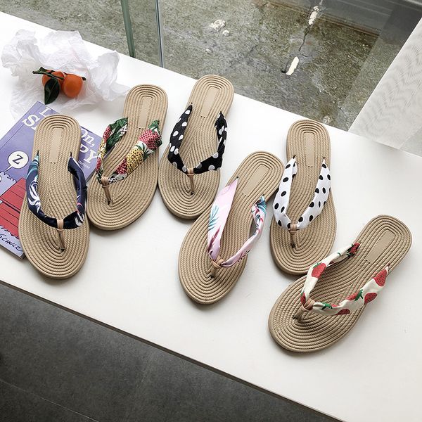 spring and summer 2020 new type of flip flop women wear non slip clip toe sandals beach shoes and slippers ladies shoes c1120, Black
spring and summer 2020 new type of flip flop women wear non slip clip toe sandals beach shoes and slippers ladies shoes c1120, Black