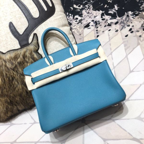wholesale half handmade togo leather design purse30cm also have size 25 35cm wax thread have gold and silver hardware fast delivery
wholesale half handmade togo leather design purse30cm also have size 25 35cm wax thread have gold and silver hardware fast delivery