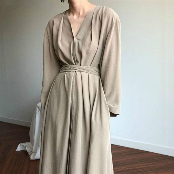 casual dresses 2021 women autumn winter lace up buttons fashionable v-neck vintage oversize long dress dr1150, Black;gray
casual dresses 2021 women autumn winter lace up buttons fashionable v-neck vintage oversize long dress dr1150, Black;gray