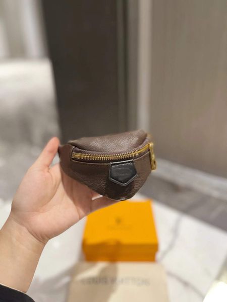 family 1955 buckle mobile phone mini bag printed single shoulder square box messenger lady women's coin purse
family 1955 buckle mobile phone mini bag printed single shoulder square box messenger lady women's coin purse