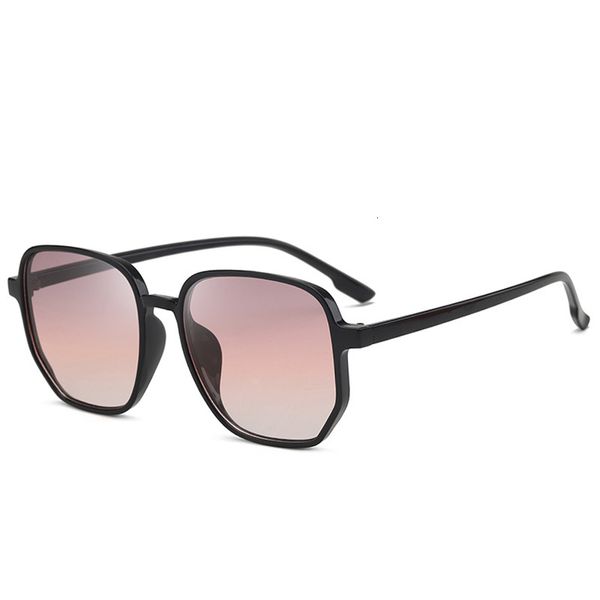 2021 new sunglasses women designer clear frames mens sun shades fashion vintage retro eyewear party gift c67v, White;black
2021 new sunglasses women designer clear frames mens sun shades fashion vintage retro eyewear party gift c67v, White;black