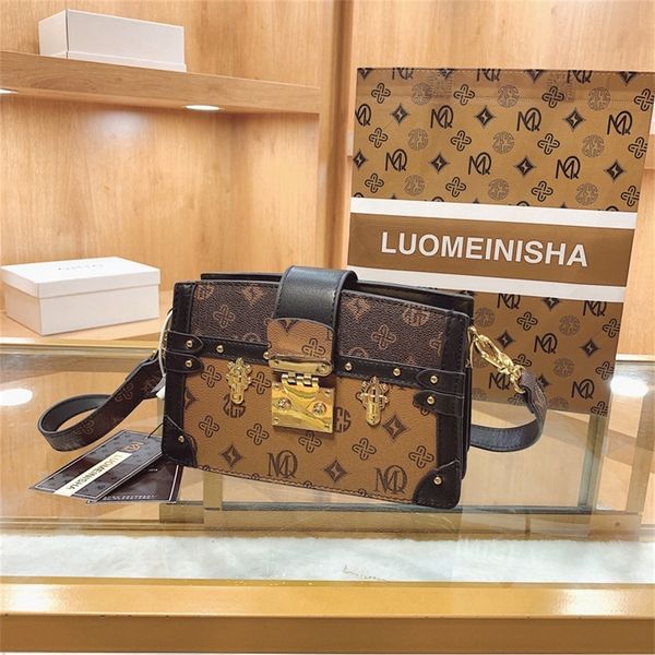 80% off women's new fashion versatile soft box bag color changing leather old flower one shoulder messenger foreign style
80% off women's new fashion versatile soft box bag color changing leather old flower one shoulder messenger foreign style