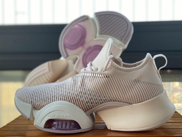wholesale high-quality selling air cushion zoom sneakers for men and women high-quality luxury leisure designer platform shoes
wholesale high-quality selling air cushion zoom sneakers for men and women high-quality luxury leisure designer platform shoes