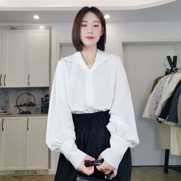 2021 spring clothing autumn new white bubble lapel women's korean lantern sleeve temperament shirt
2021 spring clothing autumn new white bubble lapel women's korean lantern sleeve temperament shirt