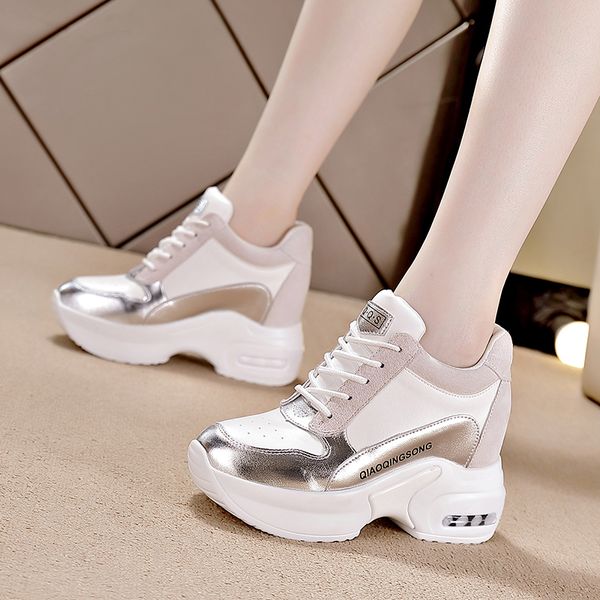 new high rise casual sports shoes with thick soles in autumn and winter 2020, Black 
new high rise casual sports shoes with thick soles in autumn and winter 2020, Black
