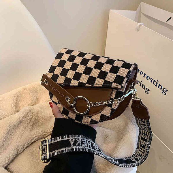 2022 latest handbag factory store on winter simple korean version red same lattice single shoulder messenger wide shoulder strap women'
2022 latest handbag factory store on winter simple korean version red same lattice single shoulder messenger wide shoulder strap women'