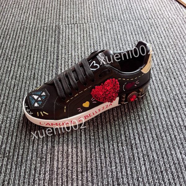 2022 paris triple-s clear sole casual shoes boots fluo red neon green rainbow black beige yellow men women platform sneakers 34-45 hc190705
2022 paris triple-s clear sole casual shoes boots fluo red neon green rainbow black beige yellow men women platform sneakers 34-45 hc190705