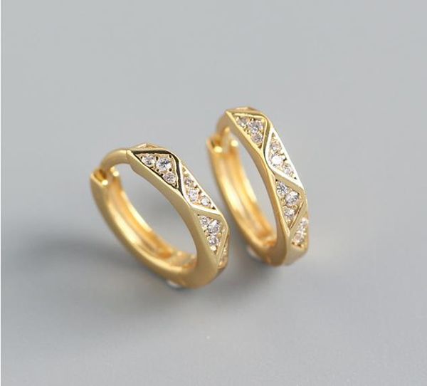 classic high-end geometric jewelry s925 sterling silver small earring hoops huggies inlaid with crystal zircon, Golden;silver
classic high-end geometric jewelry s925 sterling silver small earring hoops huggies inlaid with crystal zircon, Golden;silver
