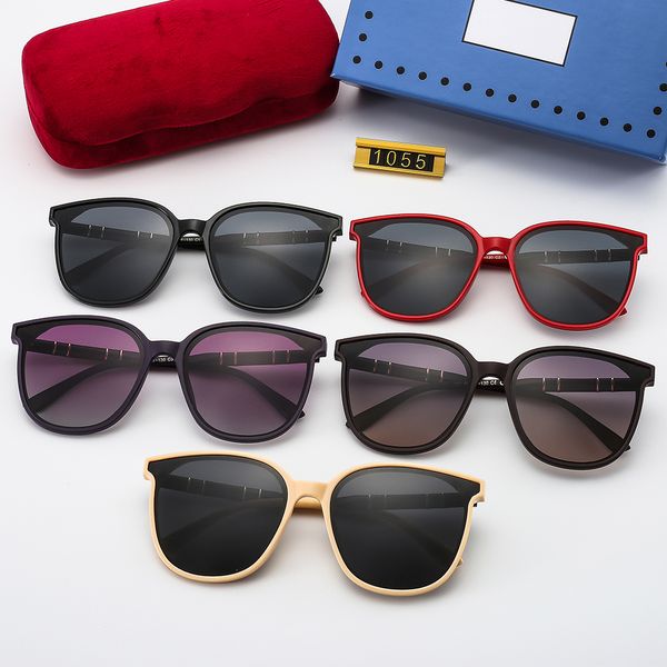 2021 fashion resin lens sunglasses pc frame men and women polarized sunglasses come with box no. 1055, White;black
2021 fashion resin lens sunglasses pc frame men and women polarized sunglasses come with box no. 1055, White;black