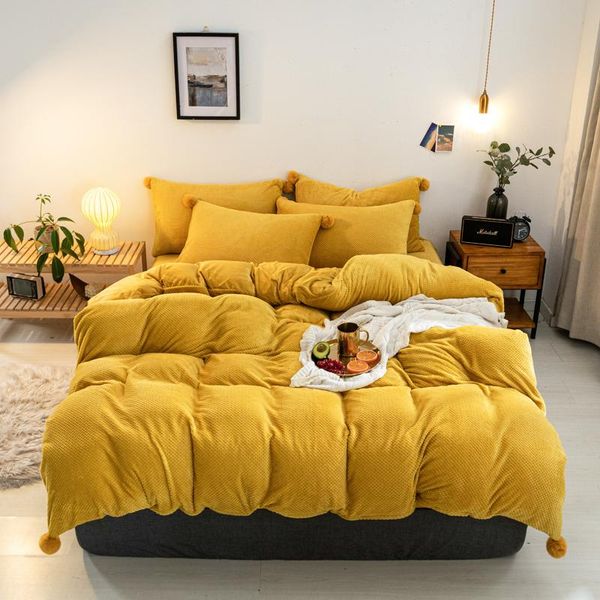 bedding sets 4pcs/set yellow winter flannel quilt cover soft warm coral fleece comforter thickening duvet set
bedding sets 4pcs/set yellow winter flannel quilt cover soft warm coral fleece comforter thickening duvet set