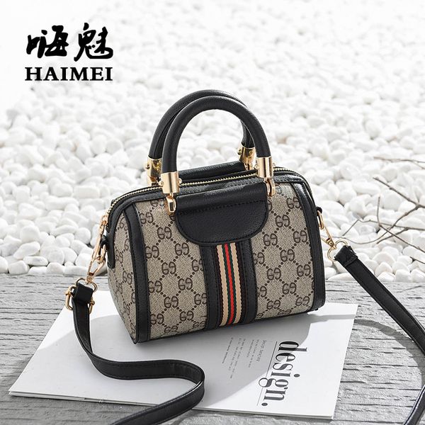 newsmallbagwomensshouldermessgerbag2020newspringandsummeribrinewomenspresbyopichandbag
newsmallbagwomensshouldermessgerbag2020newspringandsummeribrinewomenspresbyopichandbag