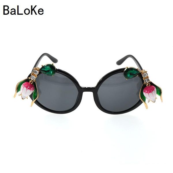 sunglasses vintage women baroque metal flowers rhinestone fashion female casual oversize sun beach, White;black
sunglasses vintage women baroque metal flowers rhinestone fashion female casual oversize sun beach, White;black