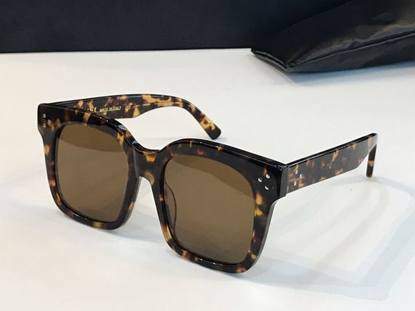 41076 fashion designer sunglasses for womens square frame new sun glasses simple atmosphere wild style uv400 protection lens eyewear 2021, White;black
41076 fashion designer sunglasses for womens square frame new sun glasses simple atmosphere wild style uv400 protection lens eyewear 2021, White;black