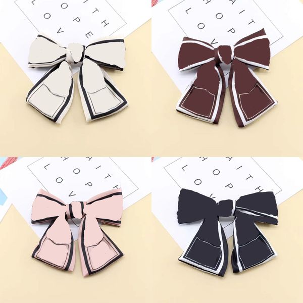 2021 europe america classics new f-letter hair clip women fashion charmbowknot hairclip ladies retro letter print hairpin hair accessories, Golden;silver
2021 europe america classics new f-letter hair clip women fashion charmbowknot hairclip ladies retro letter print hairpin hair accessories, Golden;silver