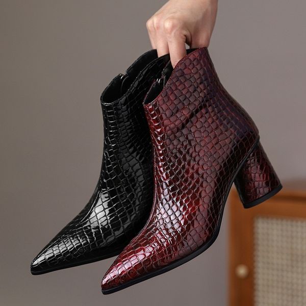 2021 women's fashions leather ankle high heels to party shoes boots t50b, Black
2021 women's fashions leather ankle high heels to party shoes boots t50b, Black