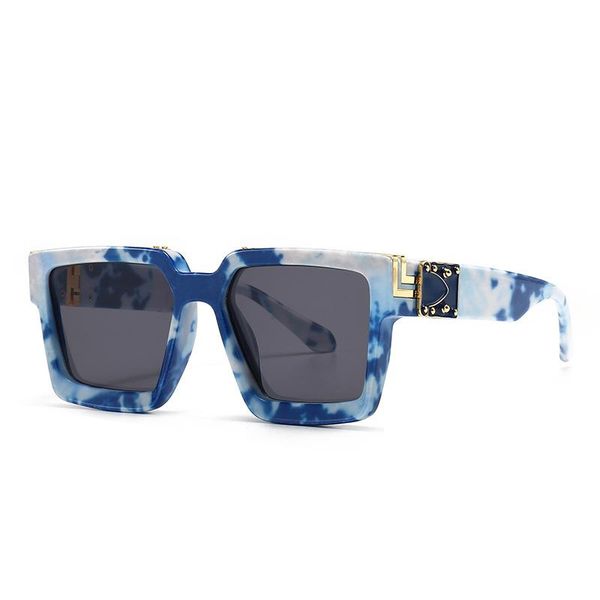 sunglasses autumn and winter retro models catwalk cloud print modern blue sky white female multicolor trend wil, White;black
sunglasses autumn and winter retro models catwalk cloud print modern blue sky white female multicolor trend wil, White;black