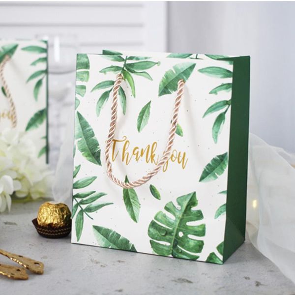 new arrival wedding candy bag handbag creative candy paper bag romantic korean hand gift box packaging boxes paperboard 30pcs
new arrival wedding candy bag handbag creative candy paper bag romantic korean hand gift box packaging boxes paperboard 30pcs